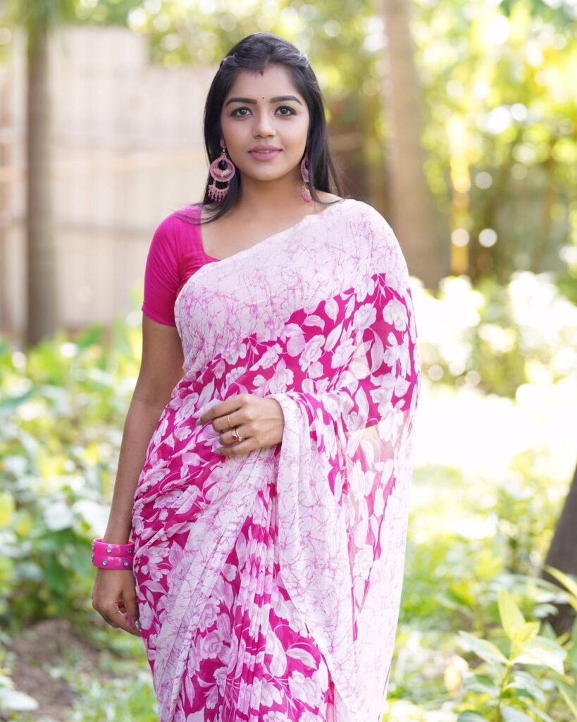 Suveta Shrimpton Actress Saree Photos