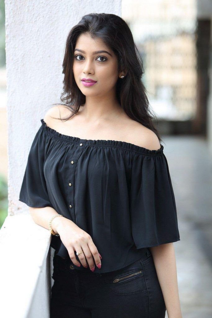 Digangana Suryavanshi Age, Family, Movies, Serial, Biography 4 Tv Actress Digangana Suryavanshi Photo Shoot