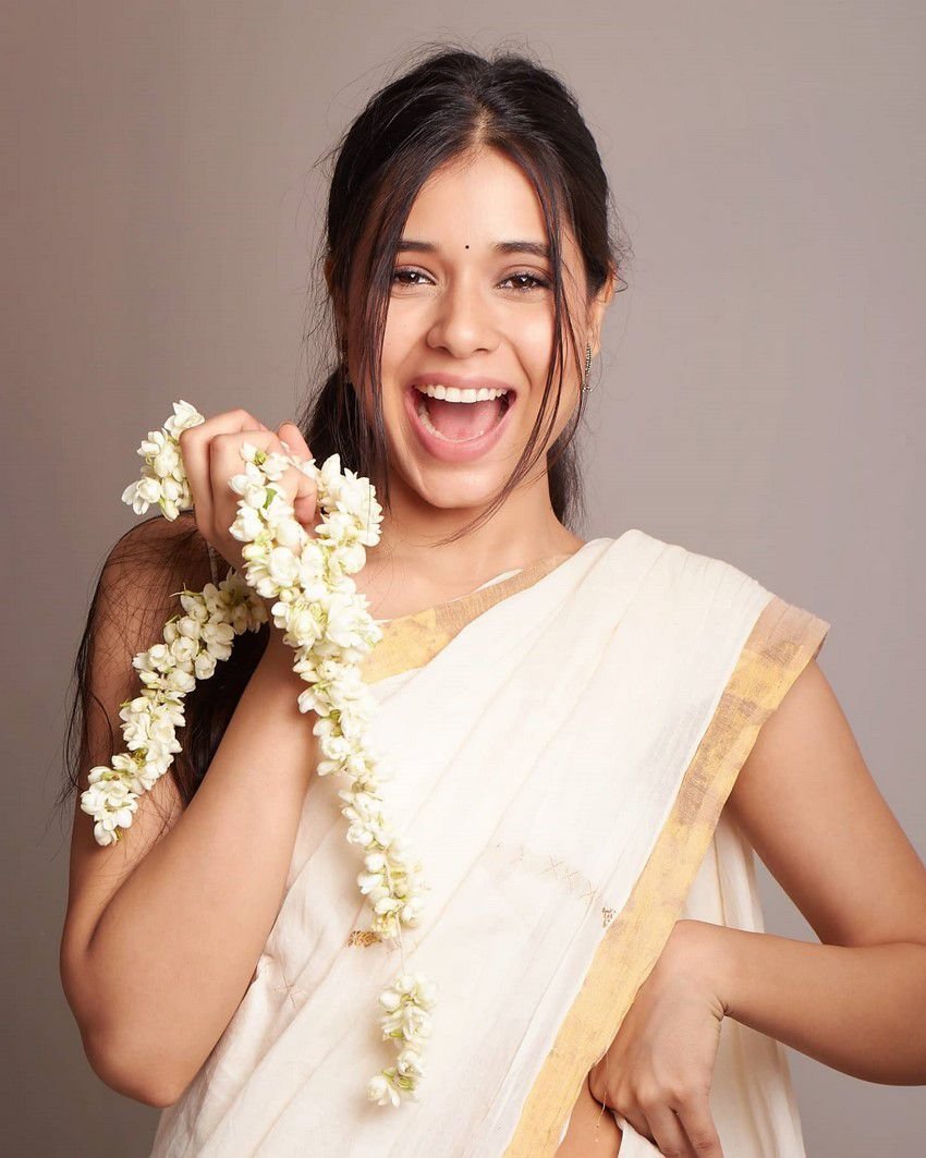 Tripti Shankhdhar Serial Actress Photos