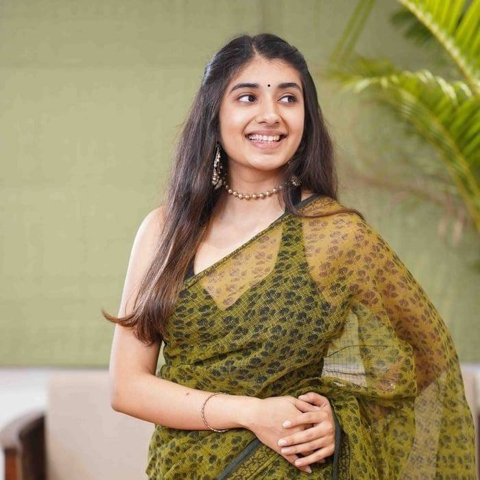 Twara Desai Actress Images