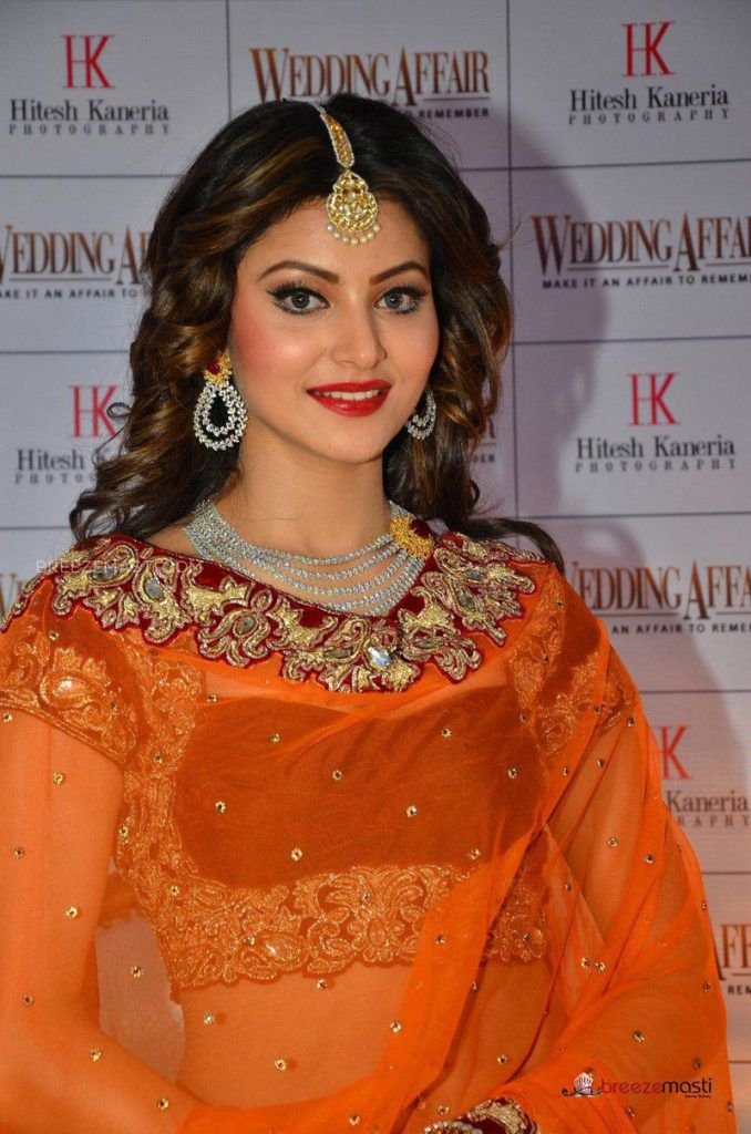 Urvashi Rautela Pictures