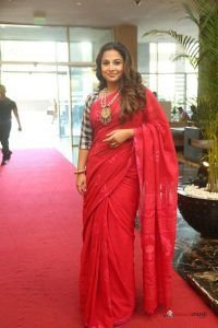 Vidya Balan Actress Latest Hq Saree Stills 2