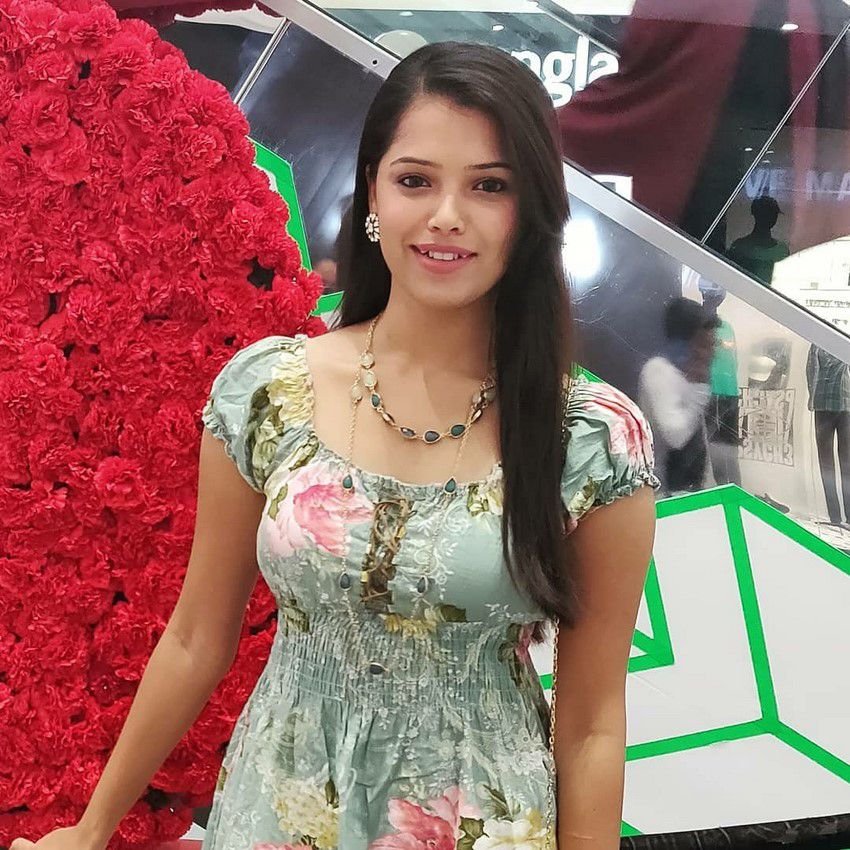 Vinitha Jaganathan wiki, age, family, husband, serial, biography 3 Vinitha Jaganathan Serial Actress Photos
