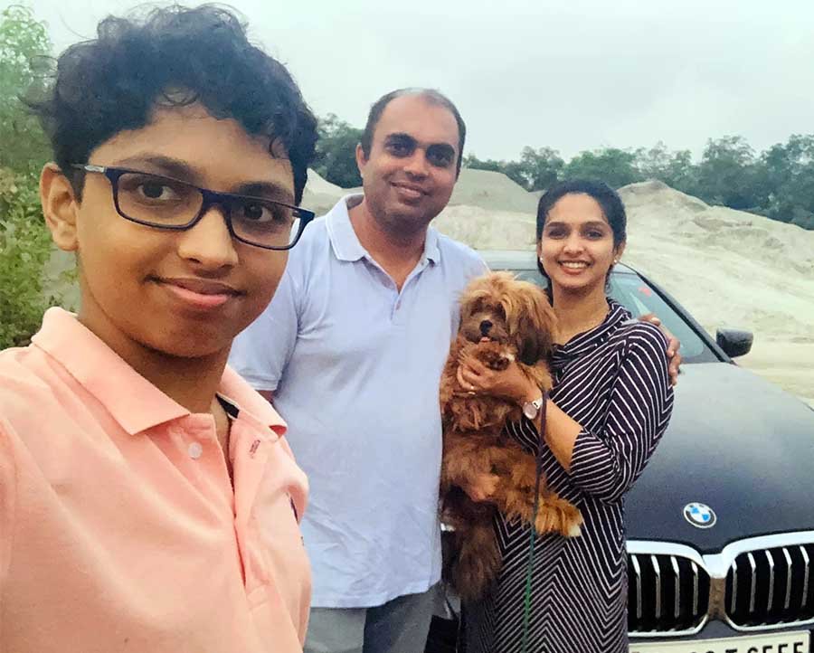 Vrindha Menon Age, Family, Husband, Movies, Biography 3 Vrindha Menon With Husband & Son Photos