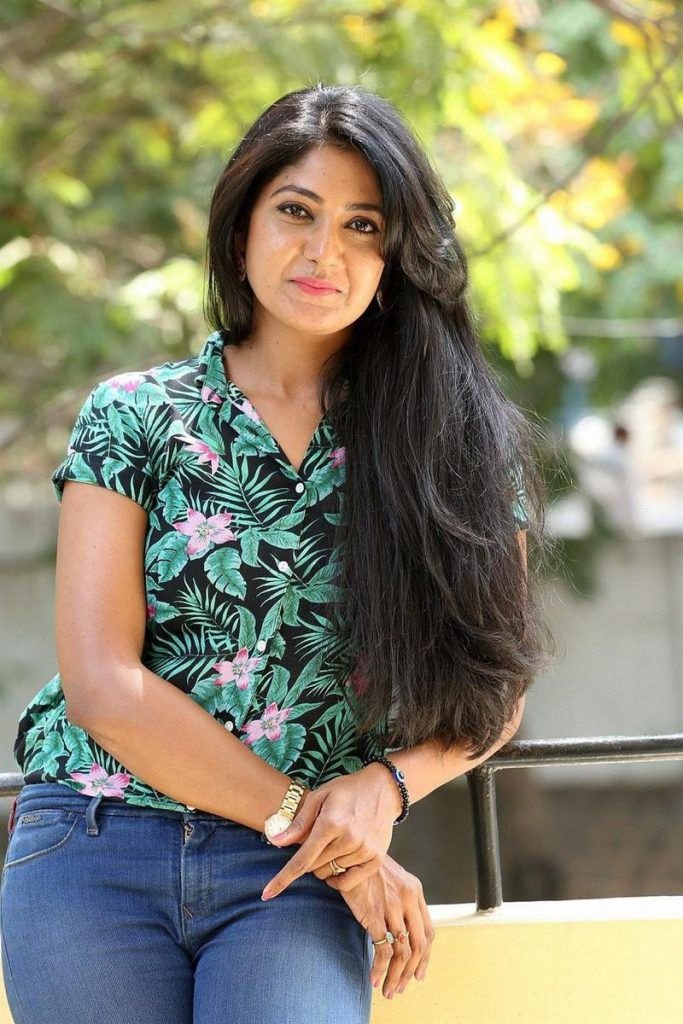 Yagna Shetty Age, Family, Husband, Movies, Biography 5 Yagna Shetty Actress Stills